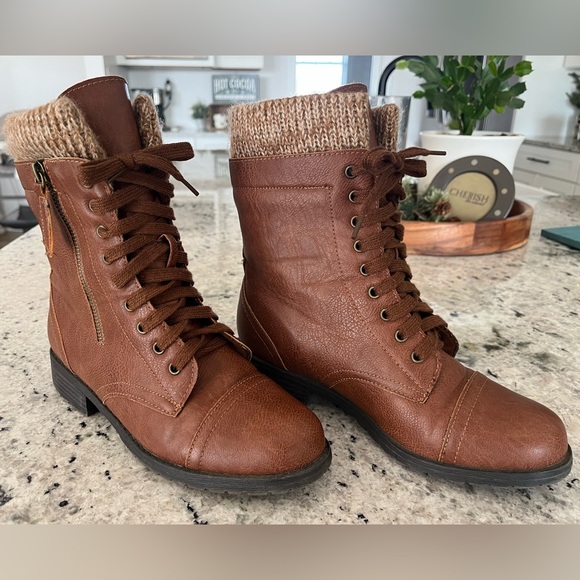 Boots - Picture 1 of 3